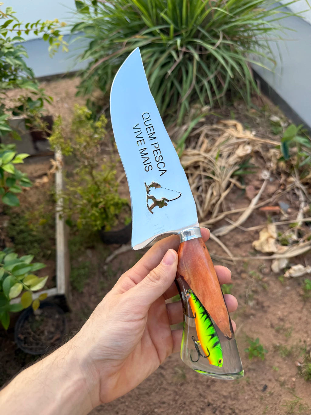 Faca em aço cirúrgico cabo resinado de Isca 8P